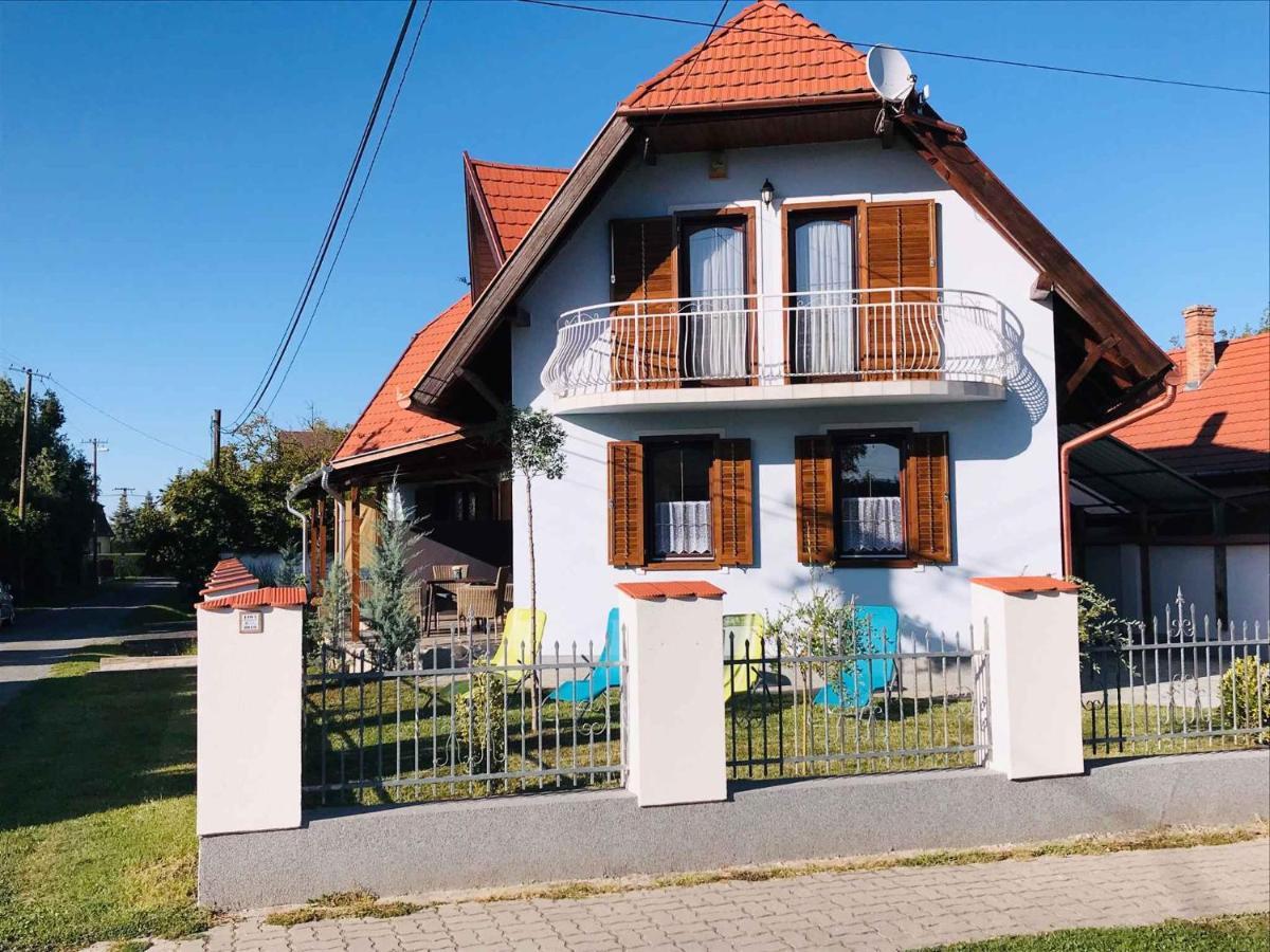 Holiday Home In Balatonmariafuerdo 35629 Exterior photo